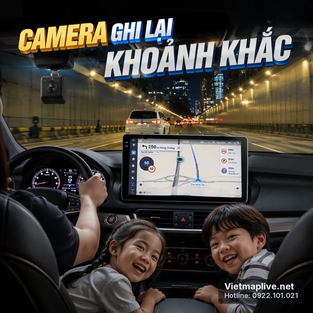 Camera trong xe ghi lại hình ảnh gia đình trong chuyến đi